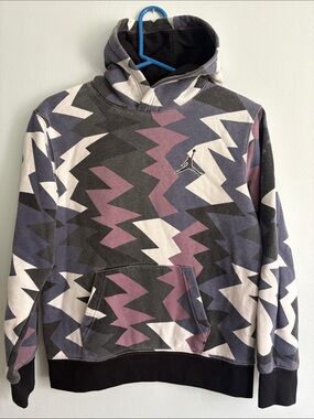 Jordan Zigzag Graphic Hoodie in Black, Gray & Mauve